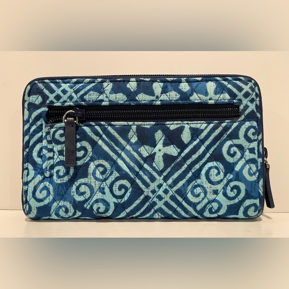 VERA BRADLEY Cuban Tiles Turn Lock Wallet - Picture 2 of 11